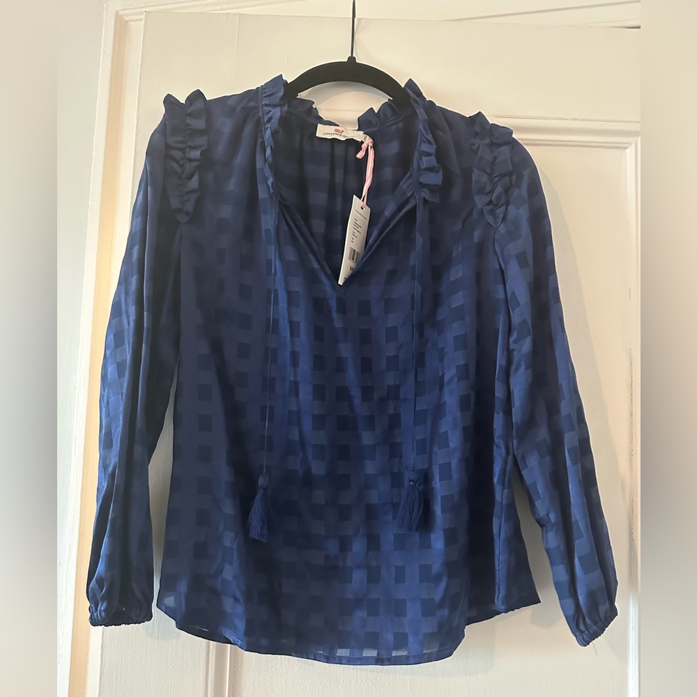 New w/ tags never worn XXS Vineyard Vines blouse.